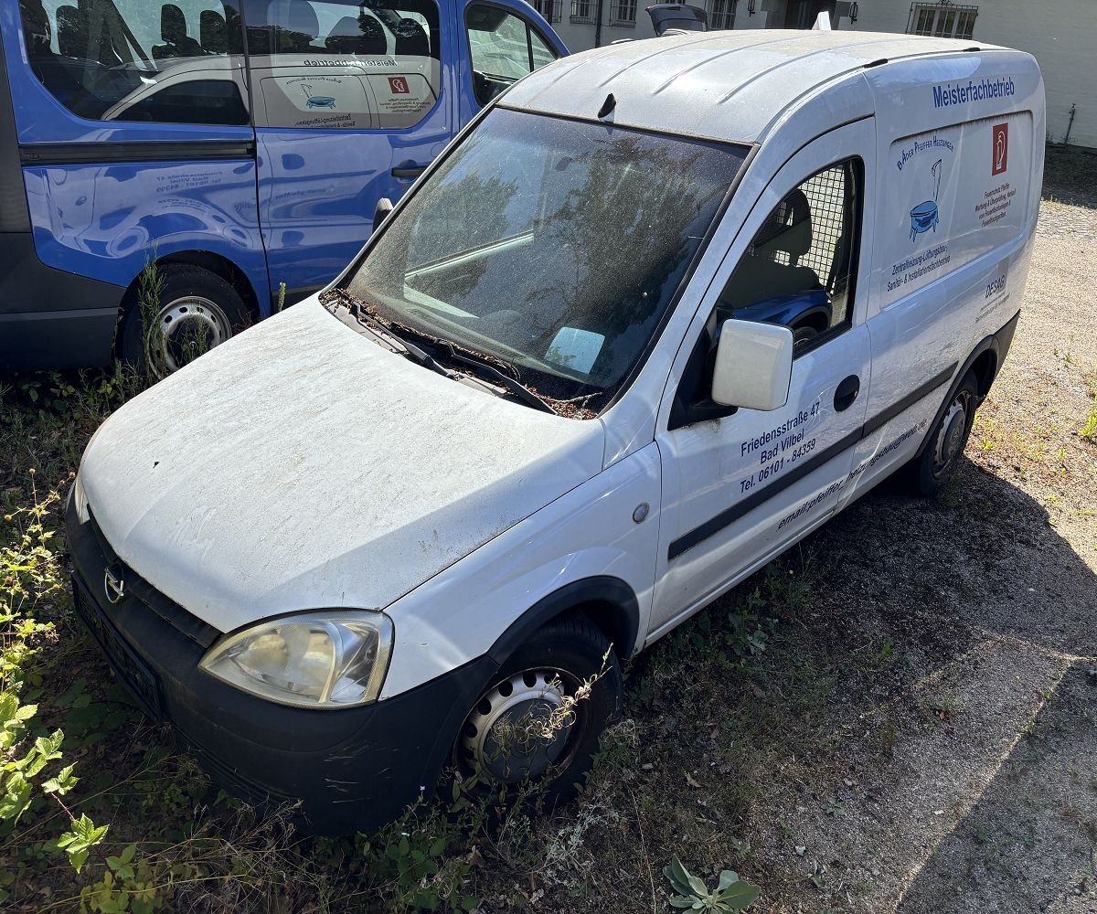 PKW, Fabr. Opel, Typ: Combo CDTI, EZ.: 26.08.2011, 55 kW